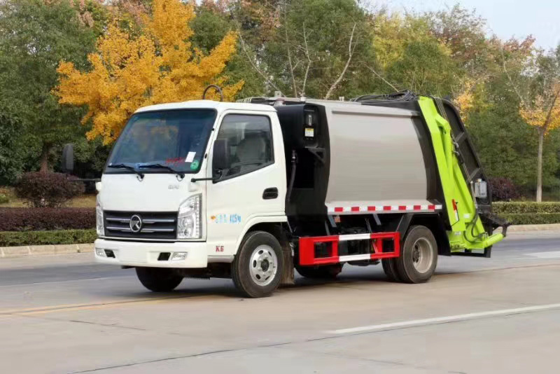 凱馬可上藍(lán)牌4方壓縮式垃圾車