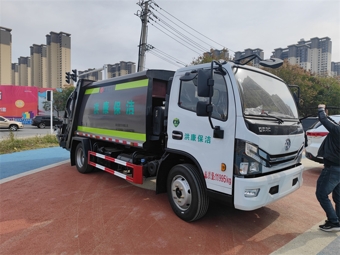 新上市全柴發動機8方壓縮式垃圾車